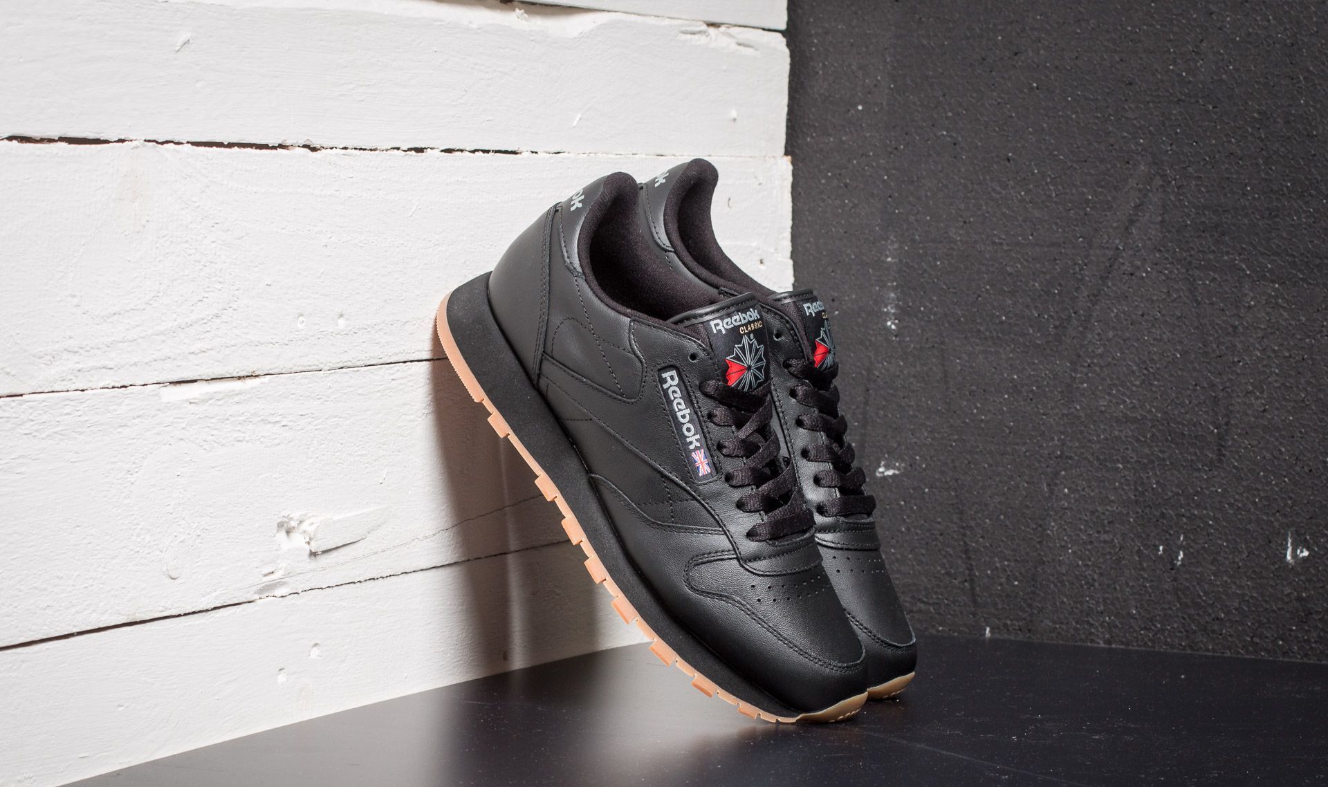 Reebok Classic Leather Black/ Gum