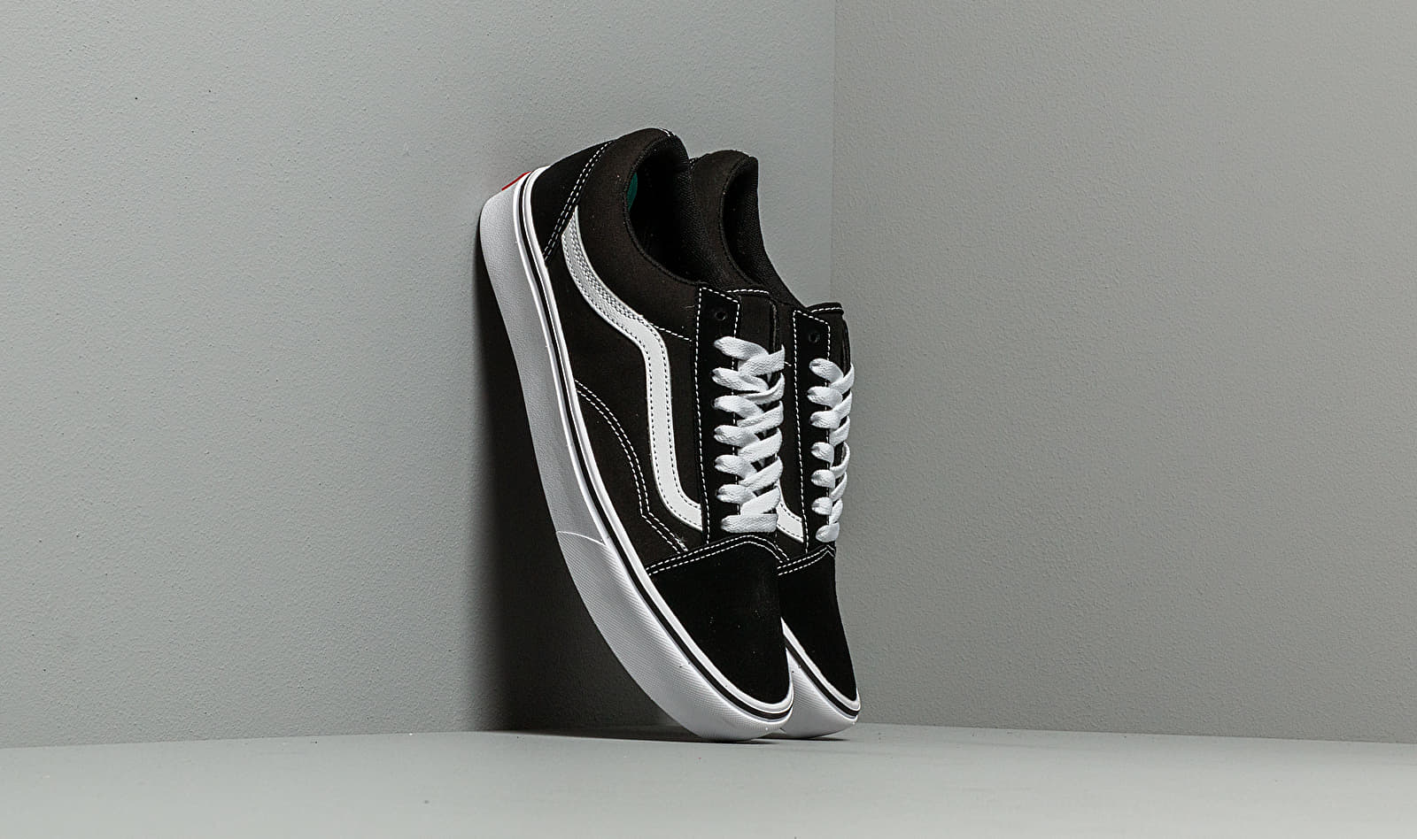 Vans ComfyCush Old Skool (Classic) Black/ True White