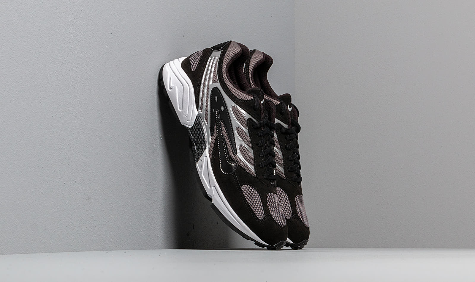 Nike Air Ghost Racer Black/ Black-Dark Grey-White