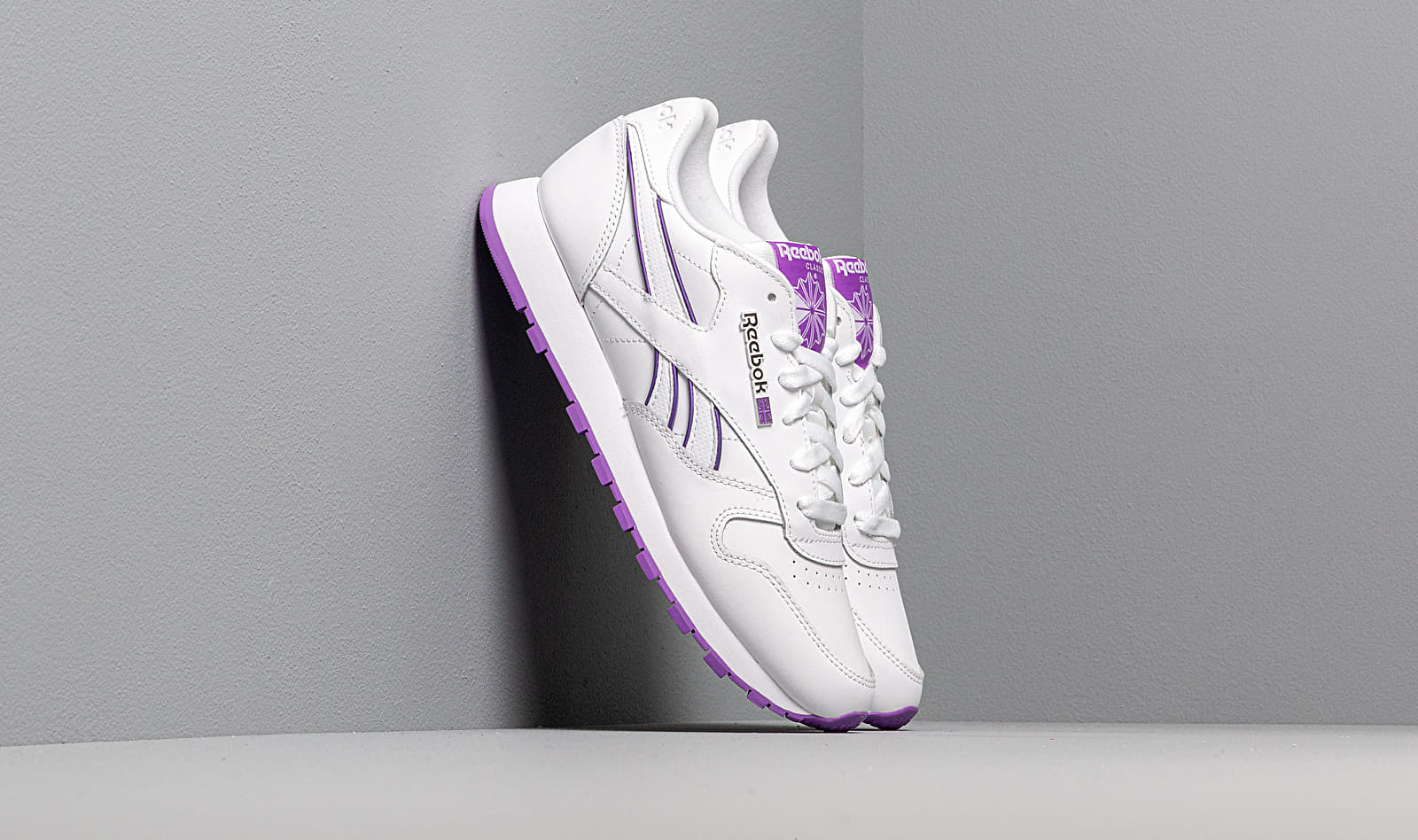 Reebok CL Leather White/ Grape Punch