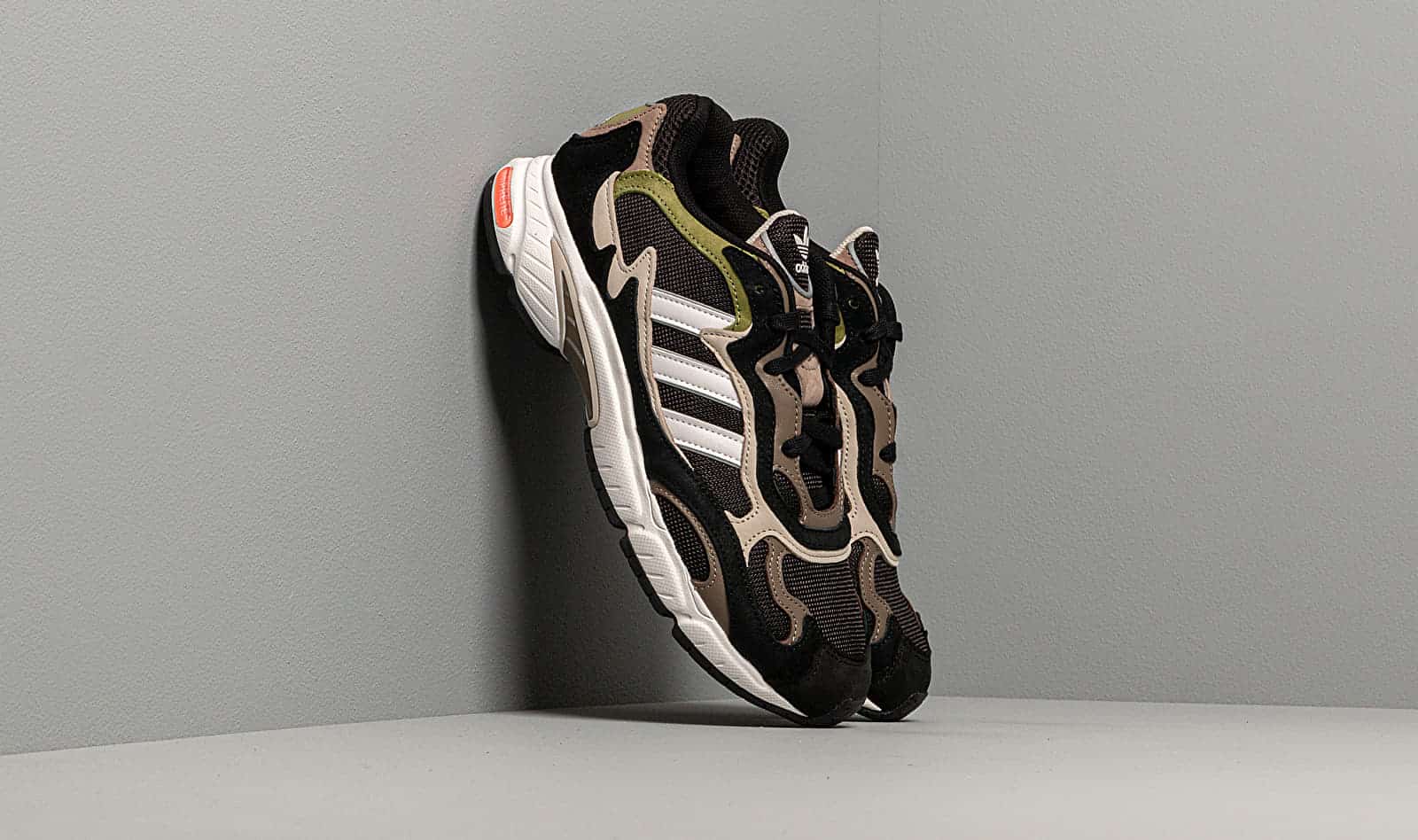 adidas Temper Run Core Black/ Ftw White/ Core Black