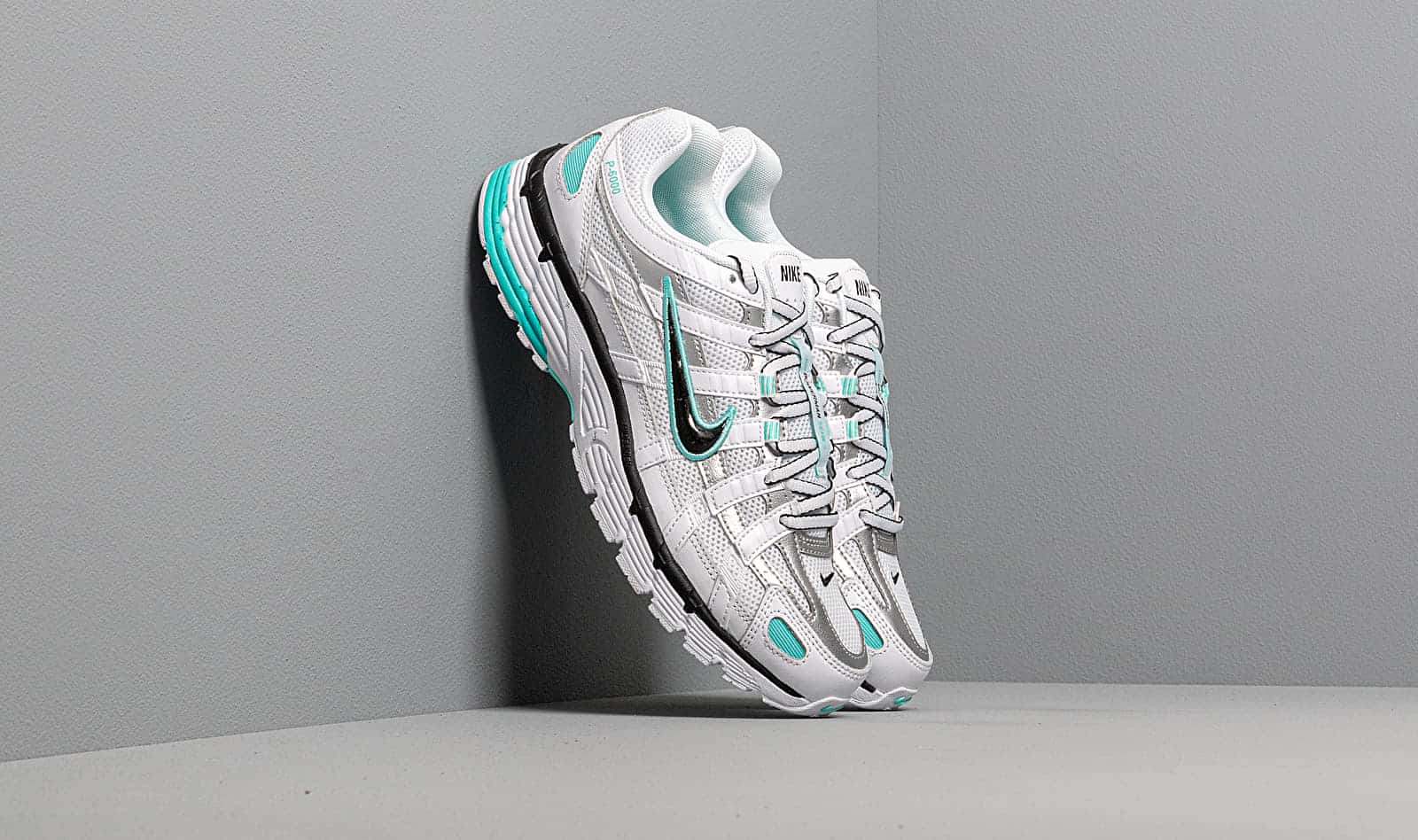 Nike W P-6000 White/ Black-Metallic Silver-Light Aqua