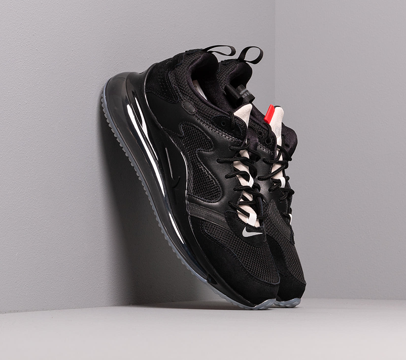 Nike Air Max 720 / Obj Black/ Summit White-Red Orbit