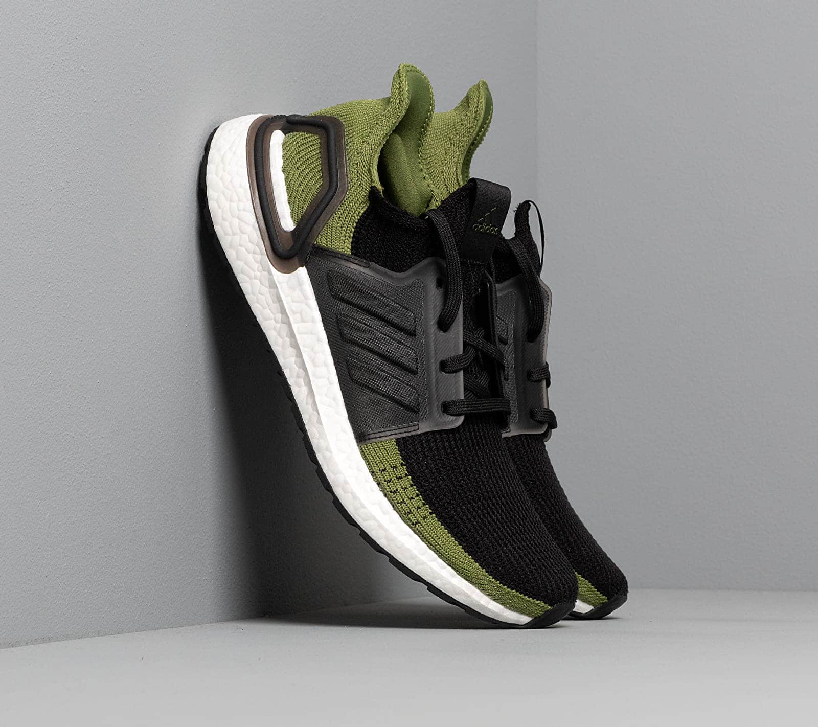 adidas UltraBOOST 19 m Core Black/ Core Black/ Tech Olive