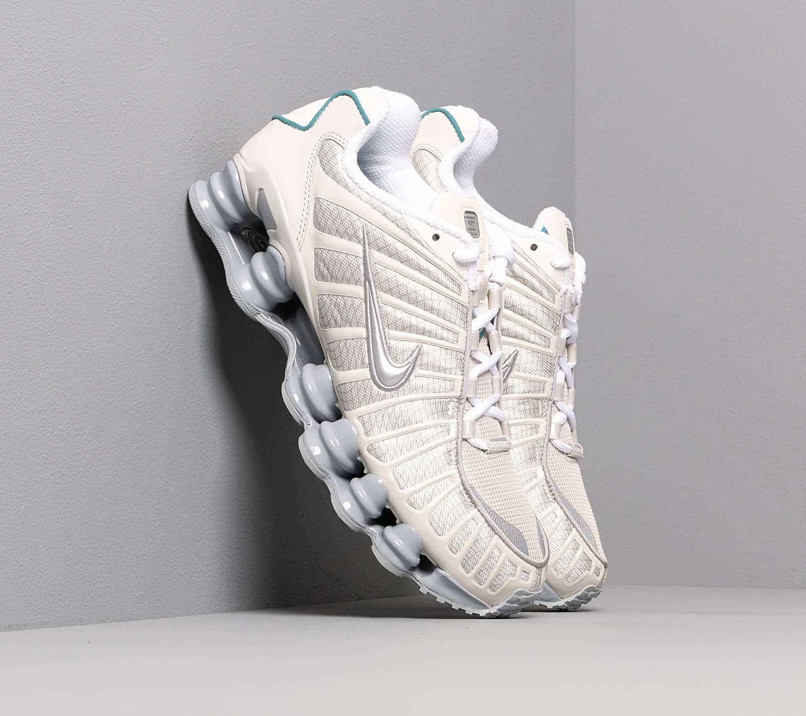 Nike Shox TL Light Bone/ Metallic Silver-Cool Grey