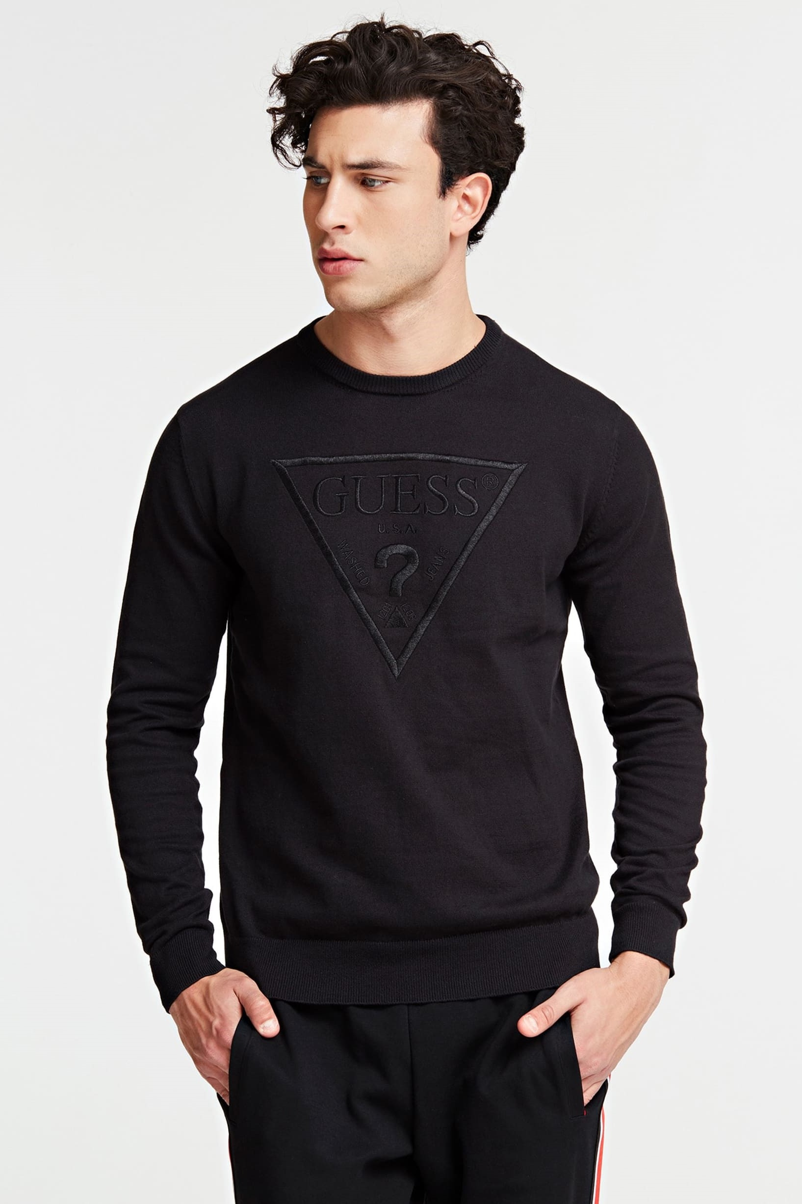 Guess černý svetr Triangle Logo Sweater