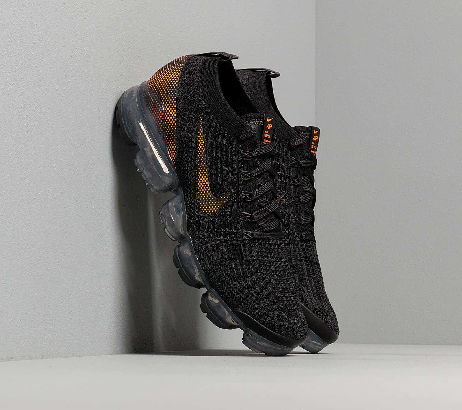 Nike Air Vapormax Flyknit 3 Black/ Total Orange-Dk Smoke Grey