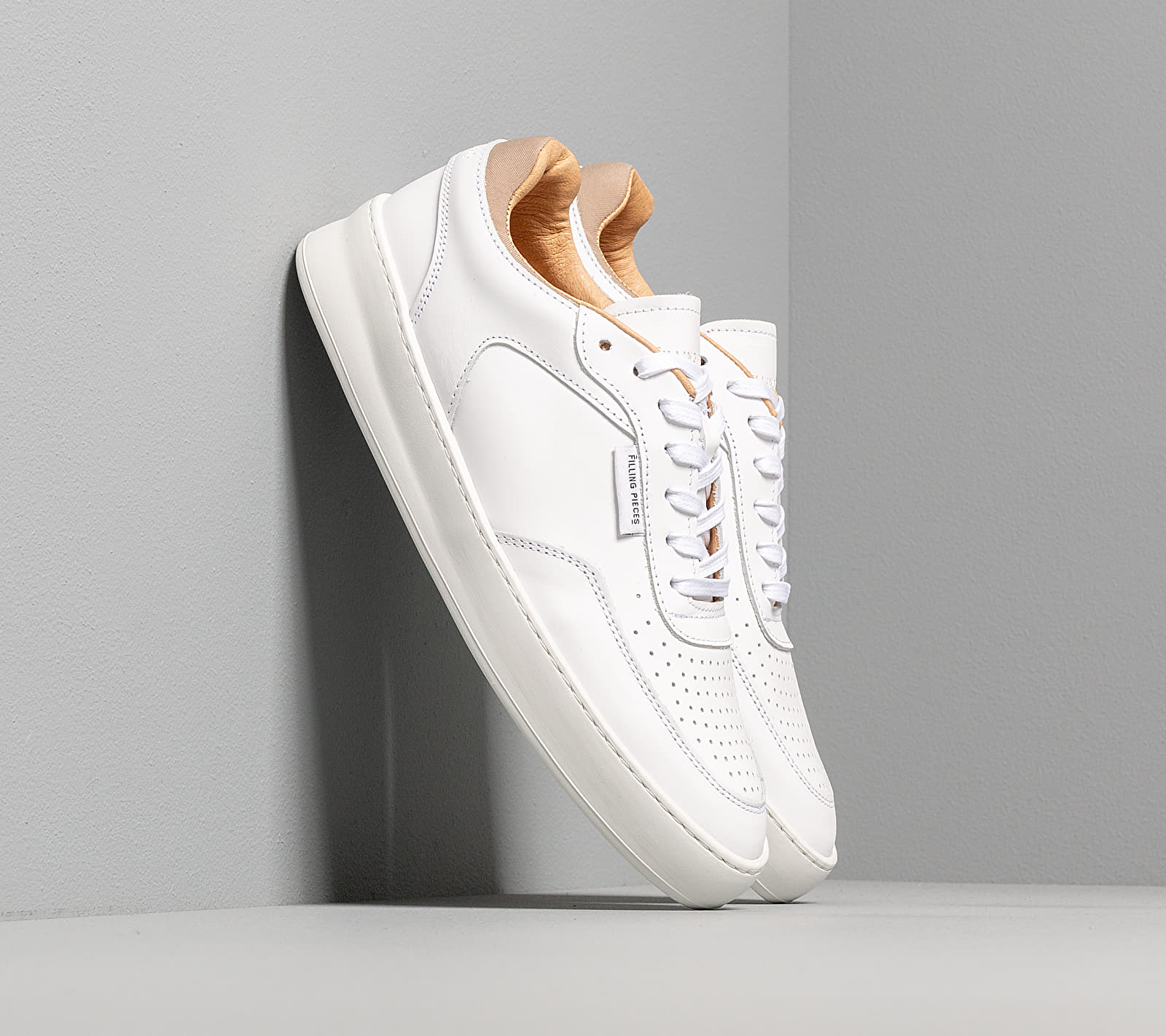 Filling Pieces Spate Plain Phase All White