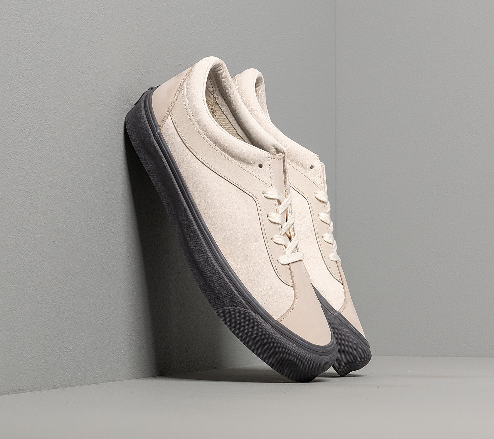 Vans Bold Ni LX (Nubuck/ Suede) Marshmallow