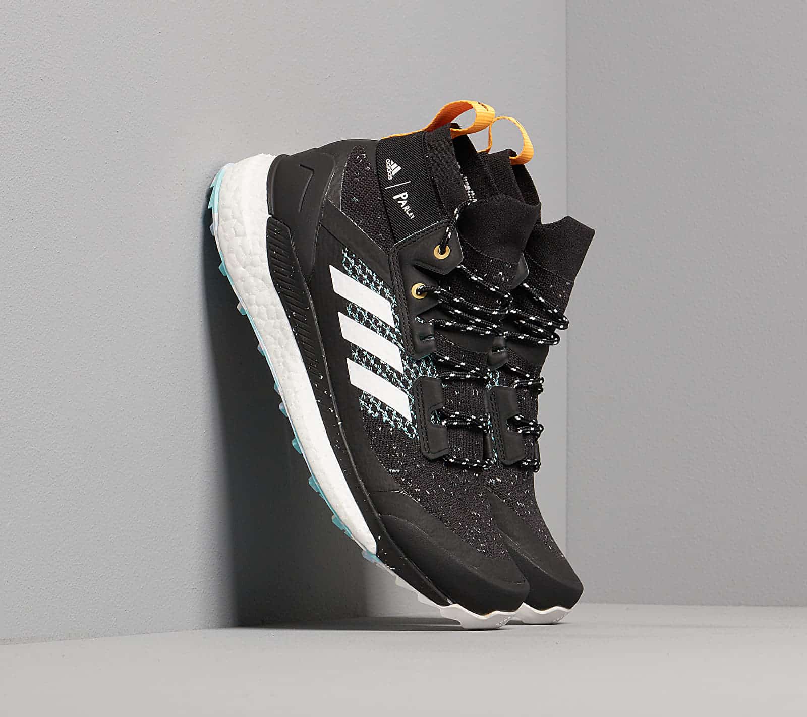 adidas Terrex Free Hiker P Core Black/ Ftw White/ Real Gold