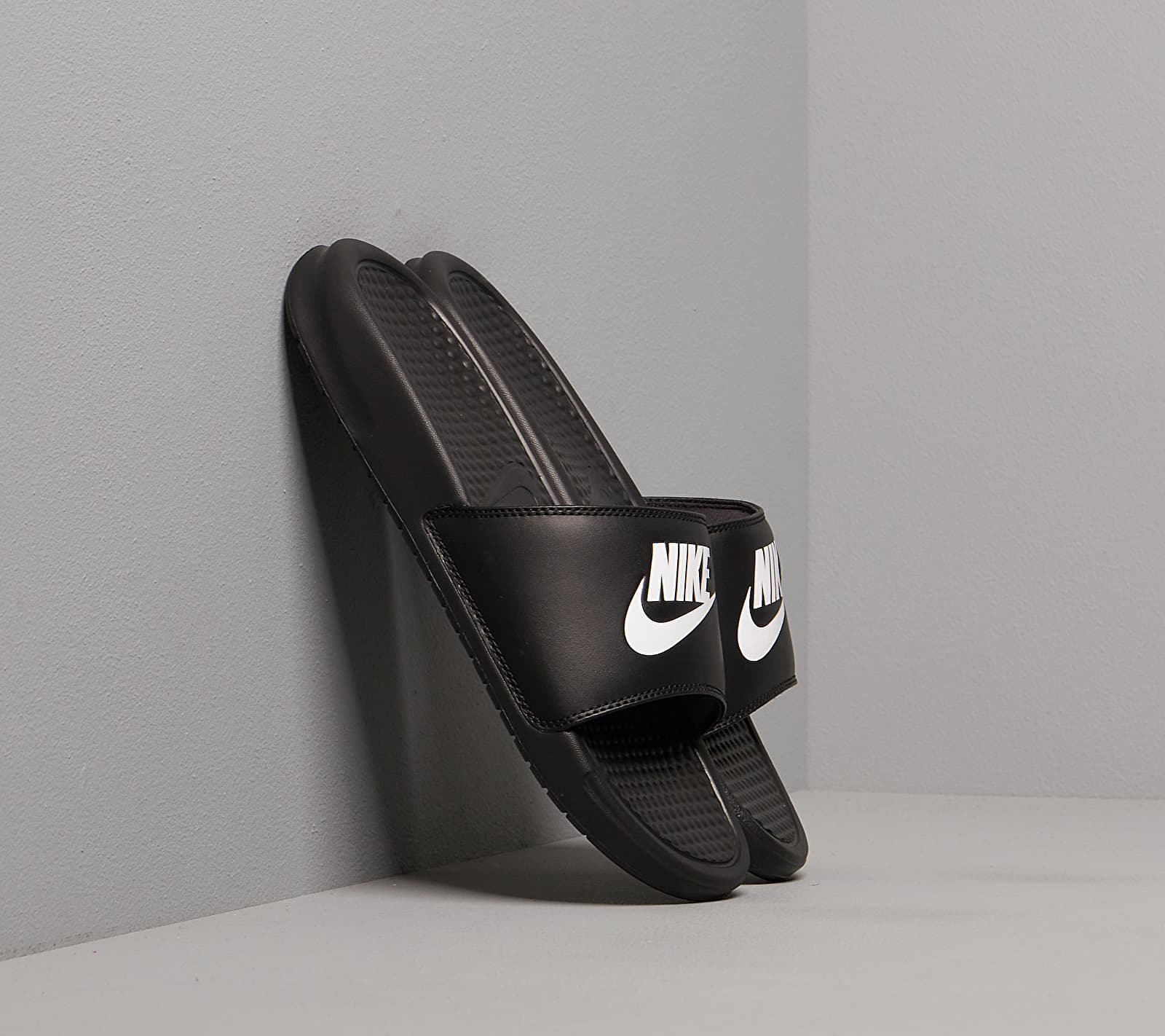 Nike Wmns Benassi Jdi Black/ White-Black