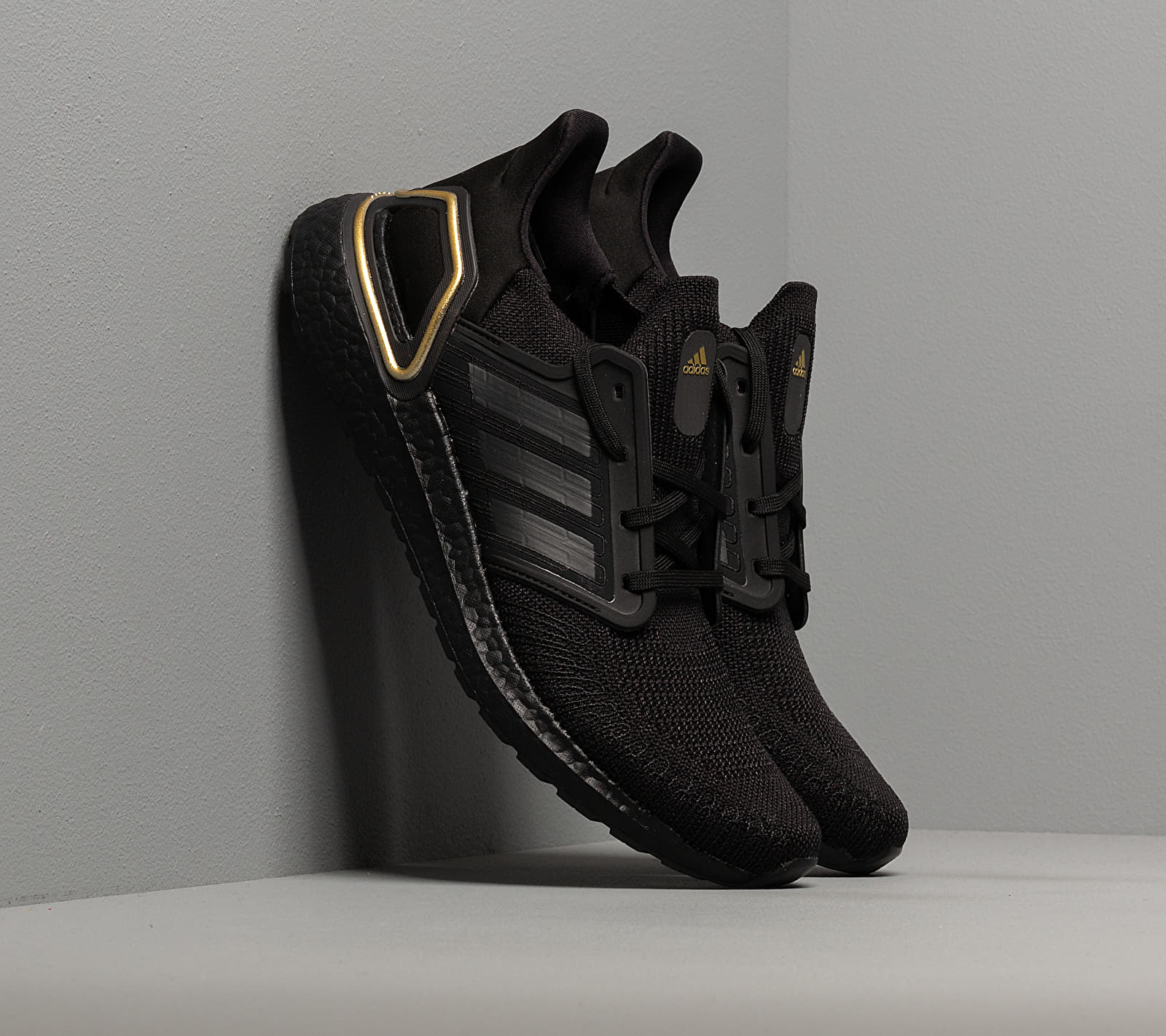 adidas UltraBOOST 20 Core Black/ Core Black/ Gold Metalic