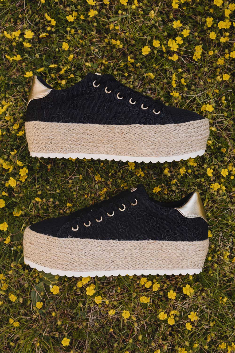 Guess černé jutové tenisky na platformě