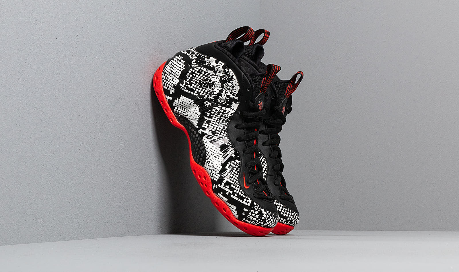 Nike Air Foamposite One Sail/ Black-Habanero Red-Black 314996-101