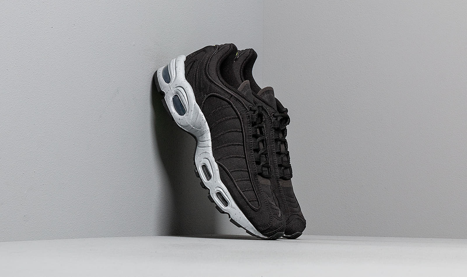 Nike Air Max Tailwind IV SP Black/Wolf Grey-Volt BV1357-002