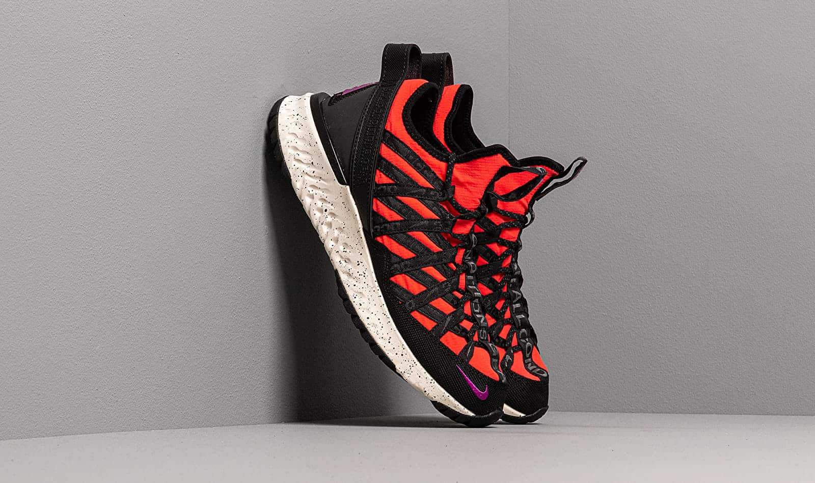 Nike ACG React Terra Gobe Bright Crimson/ Vivid Purple BV6344-600