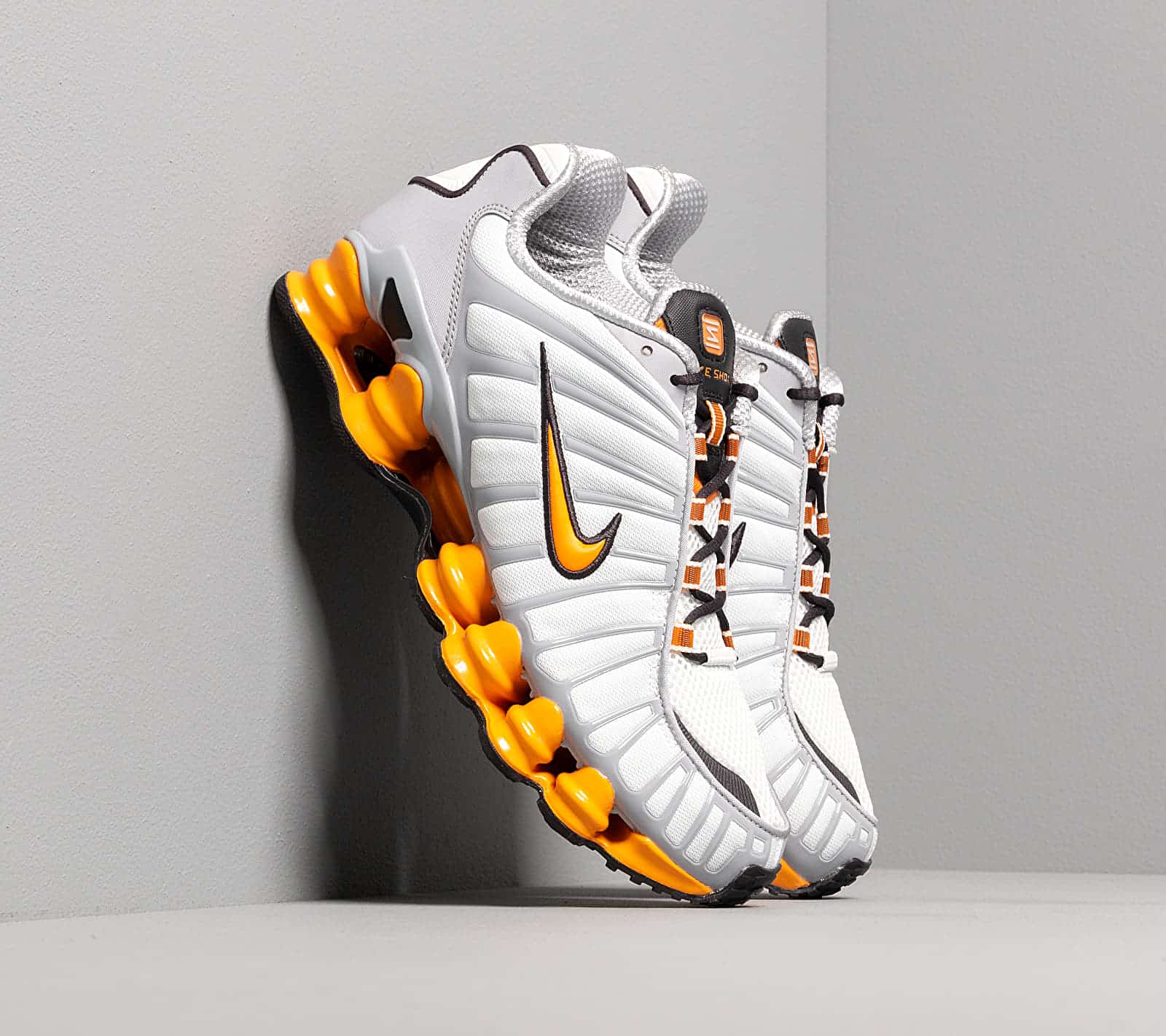 Nike Shox TL Off White/ Orange Peel-Wolf Grey-Oil Grey AV3595-101