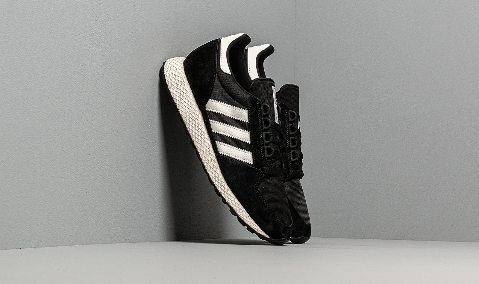 adidas Forest Grove Core Black/ Cloud White/ Core White EE5834