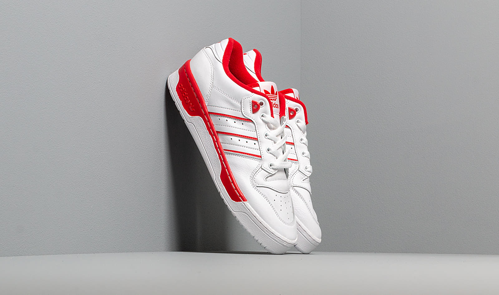 adidas Rivalry Low Ftw White/ Ftw White/ Scarlet EE4658