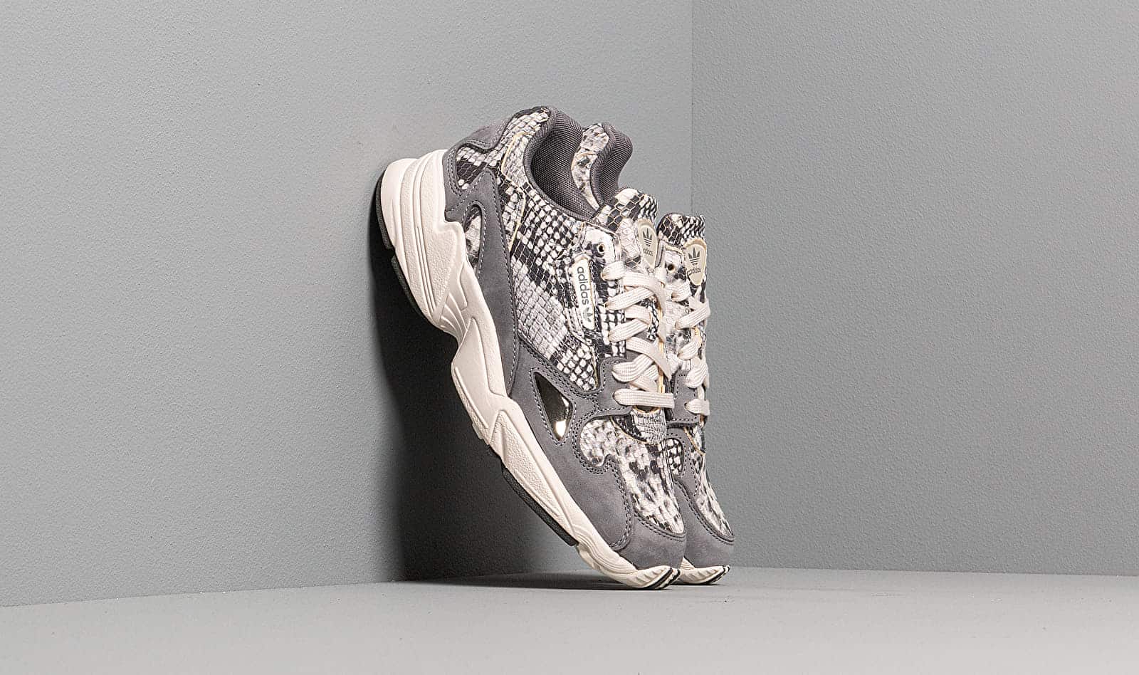 adidas Falcon W Crystal White/ Crystal White/ Grey Two F17 EH0192