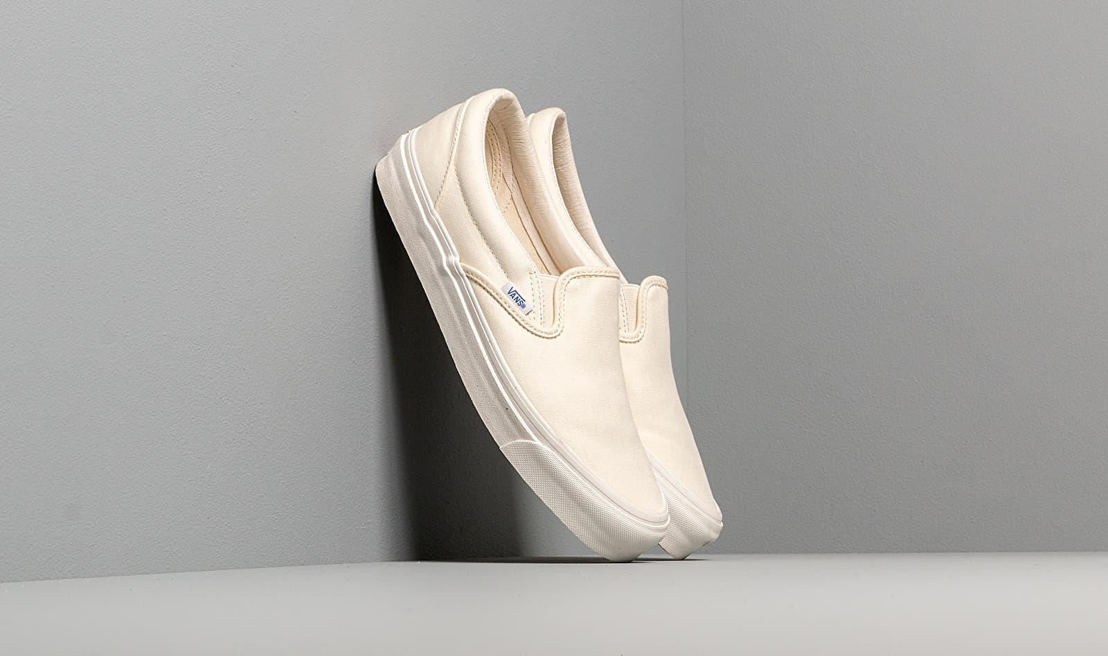 Vans OG Classic Slip-On (Canvas) Classic White VN000UDF0RD