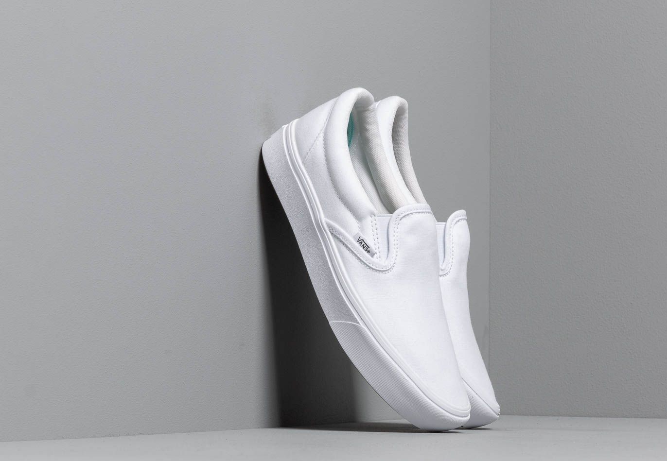 Vans ComfyCush Slip-On (Classic) True White/ True VN0A3WMDVNG1