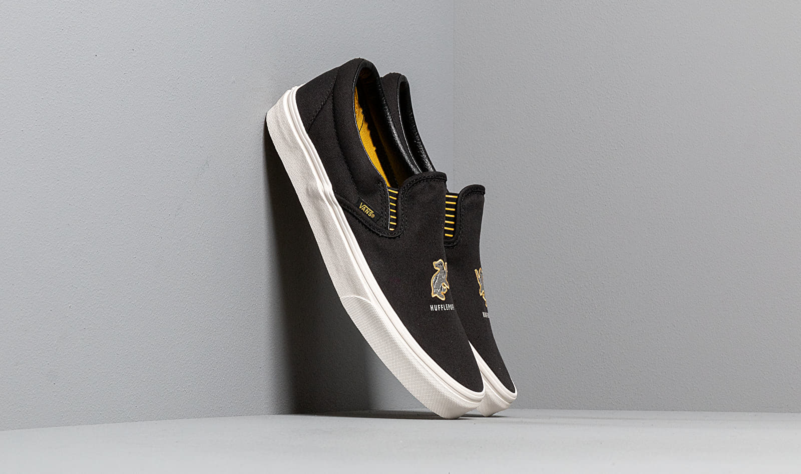 Vans x Harry Potter Classic Slip-On Hufflepuff/ Black VN0A4BV3V901