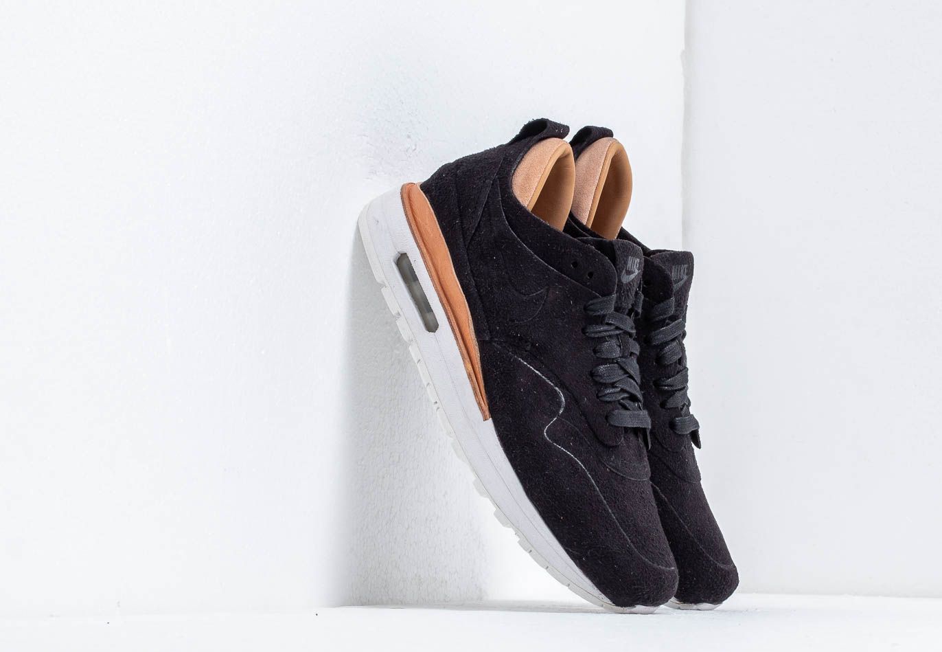 Nike Wmns Air Max 1 Royal Black/ Black 847672-001