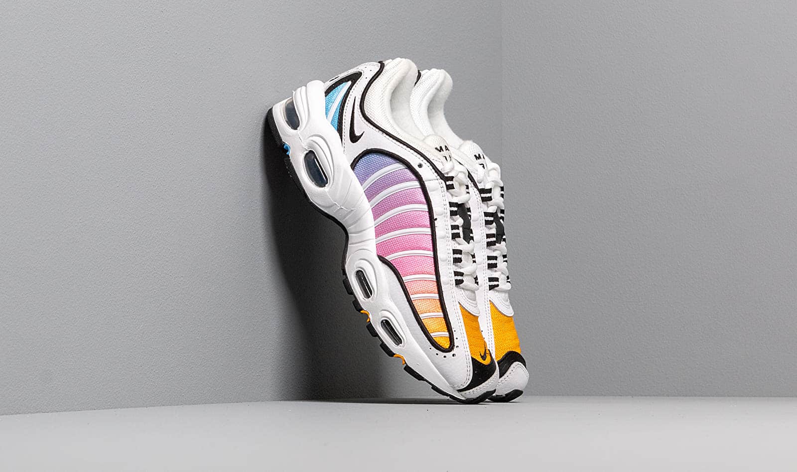 Nike W Air Max Tailwind IV White/ Black-University Blue-Psychic Pink CJ6534-115