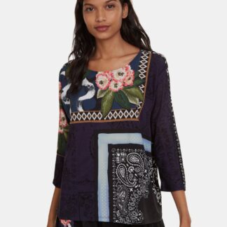 Desigual tmavě modrá halenka Audrie s barevnými motivy