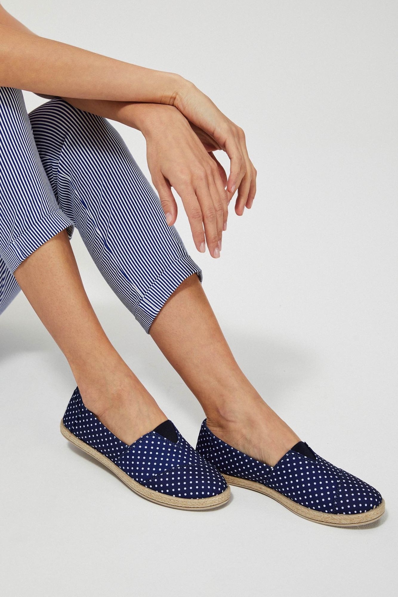 Moodo modré espadrilky s puntíky