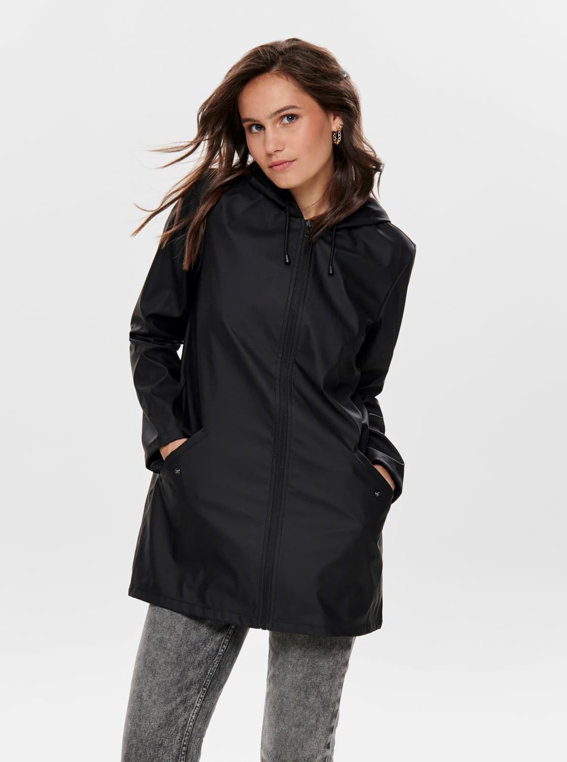 Černá lehká voděodolná bunda Jacqueline de Yong