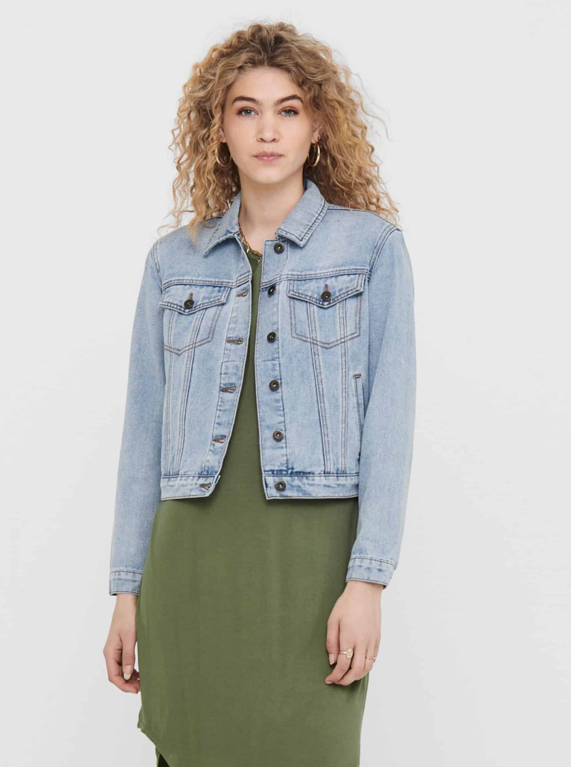 Světle modrá džínová bunda se vzorem na zádech Jacqueline de Yong