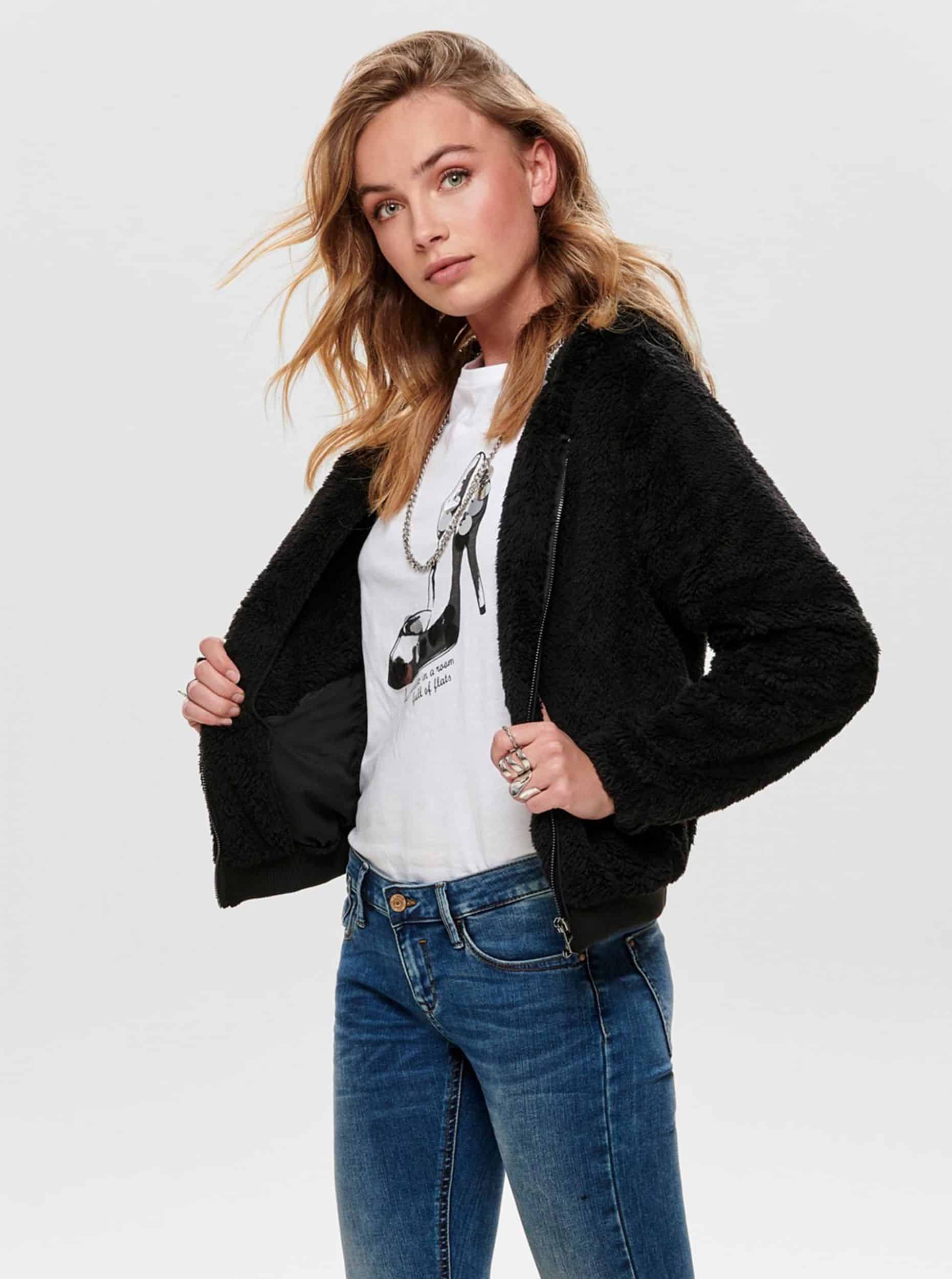 Černá bunda s umělým kožíškem ONLY Anna