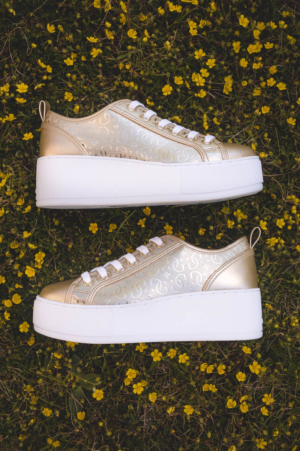 Guess zlaté tenisky Laminated Inserts Neeka Sneaker