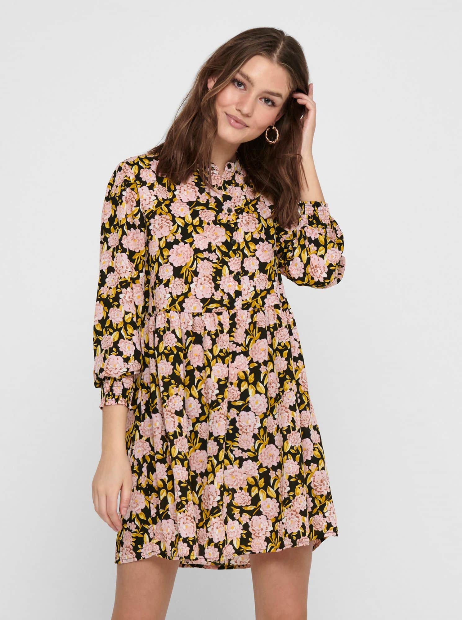 Jacqueline de Yong růžovo-černé květované šaty Carmen