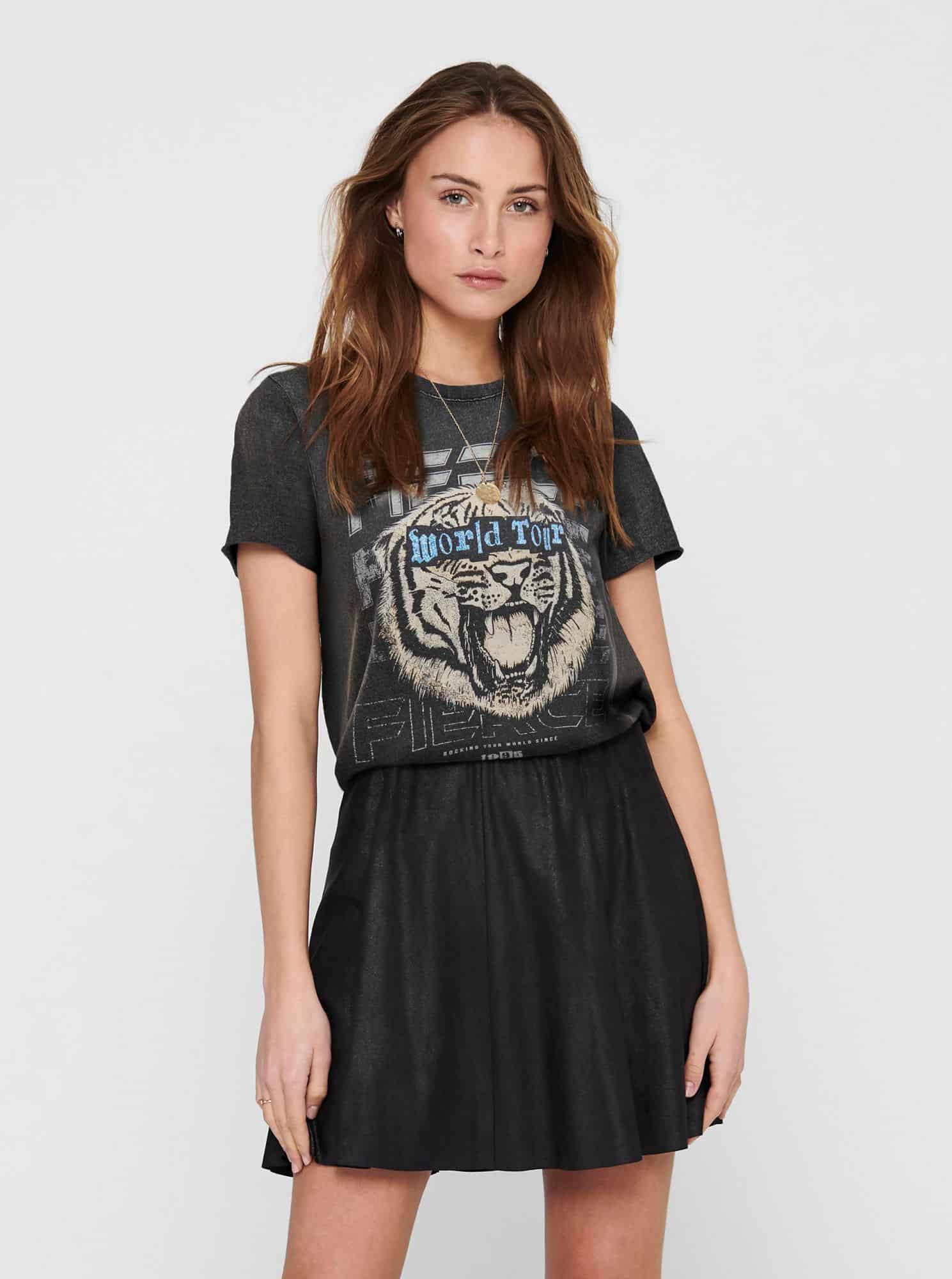 Only černé dámské tričko Lucy s potiskem