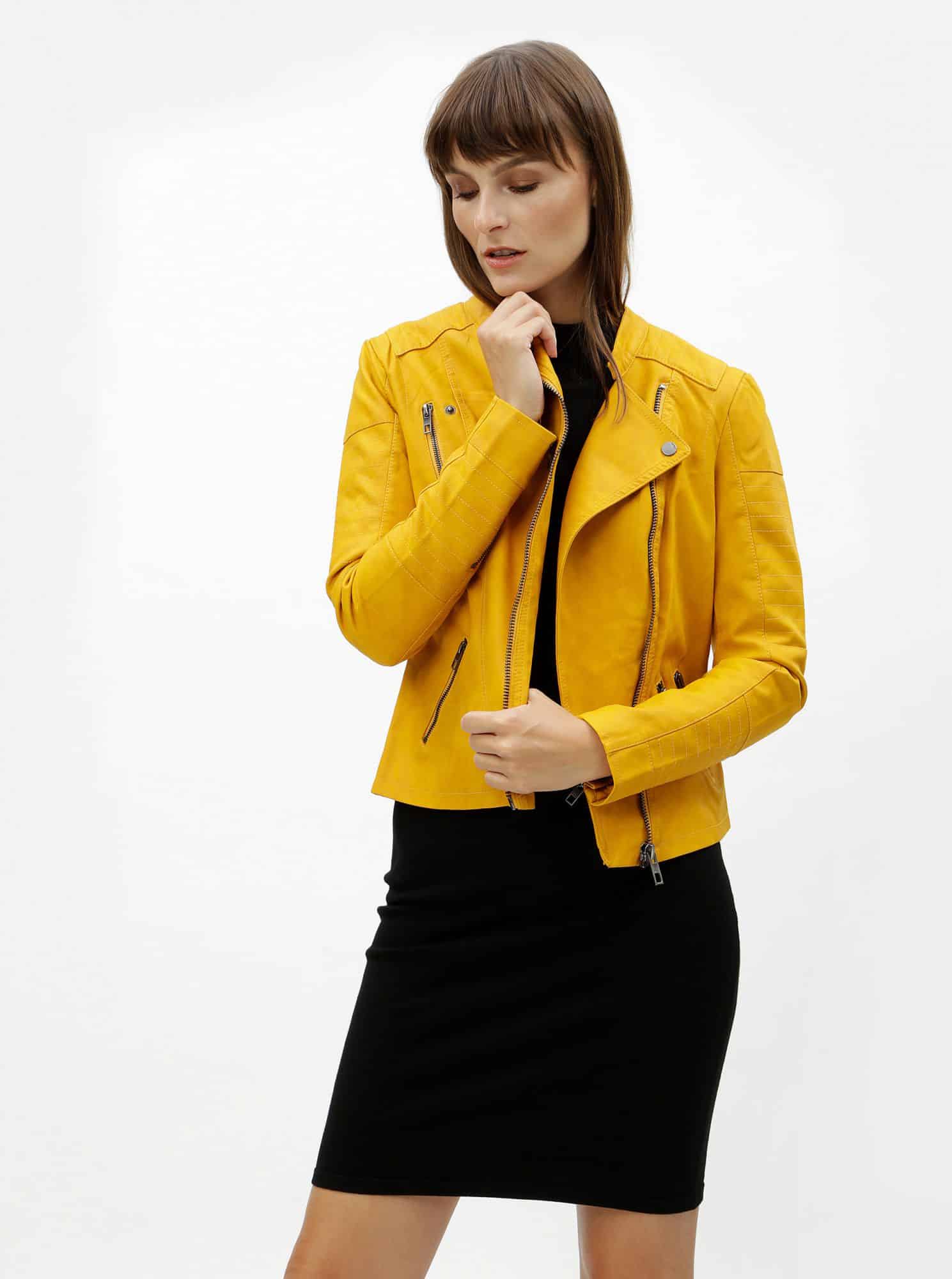 Only hořčicový křivák Ava