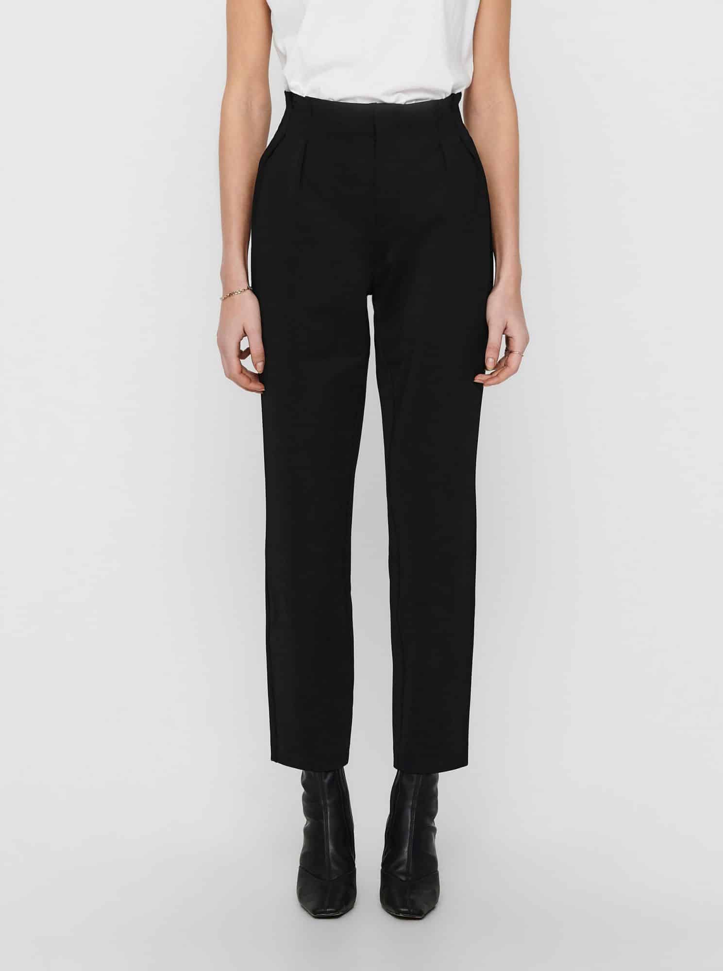 Only černé kalhoty