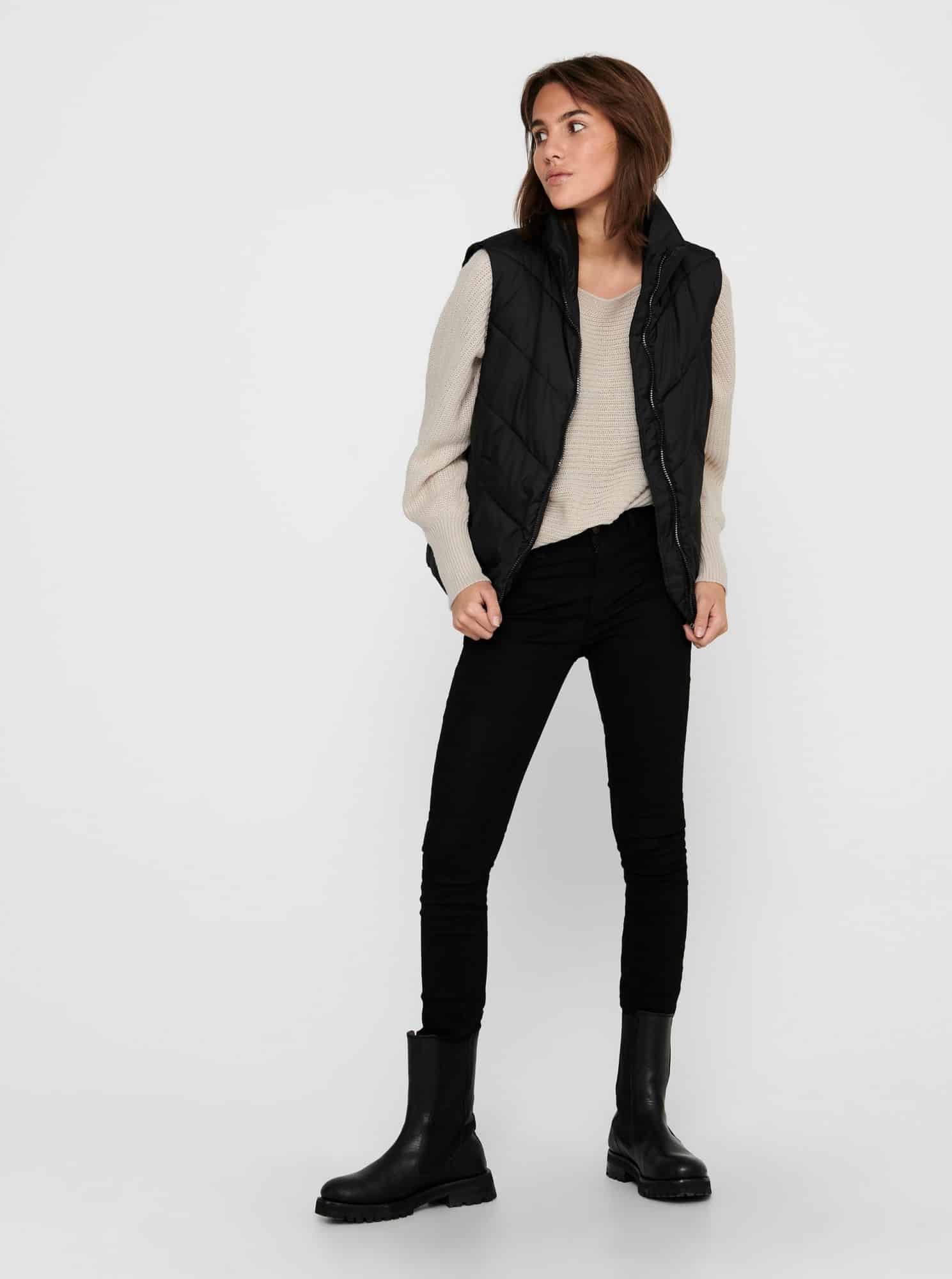 Jacqueline de Yong černá prošívaná vesta Finno