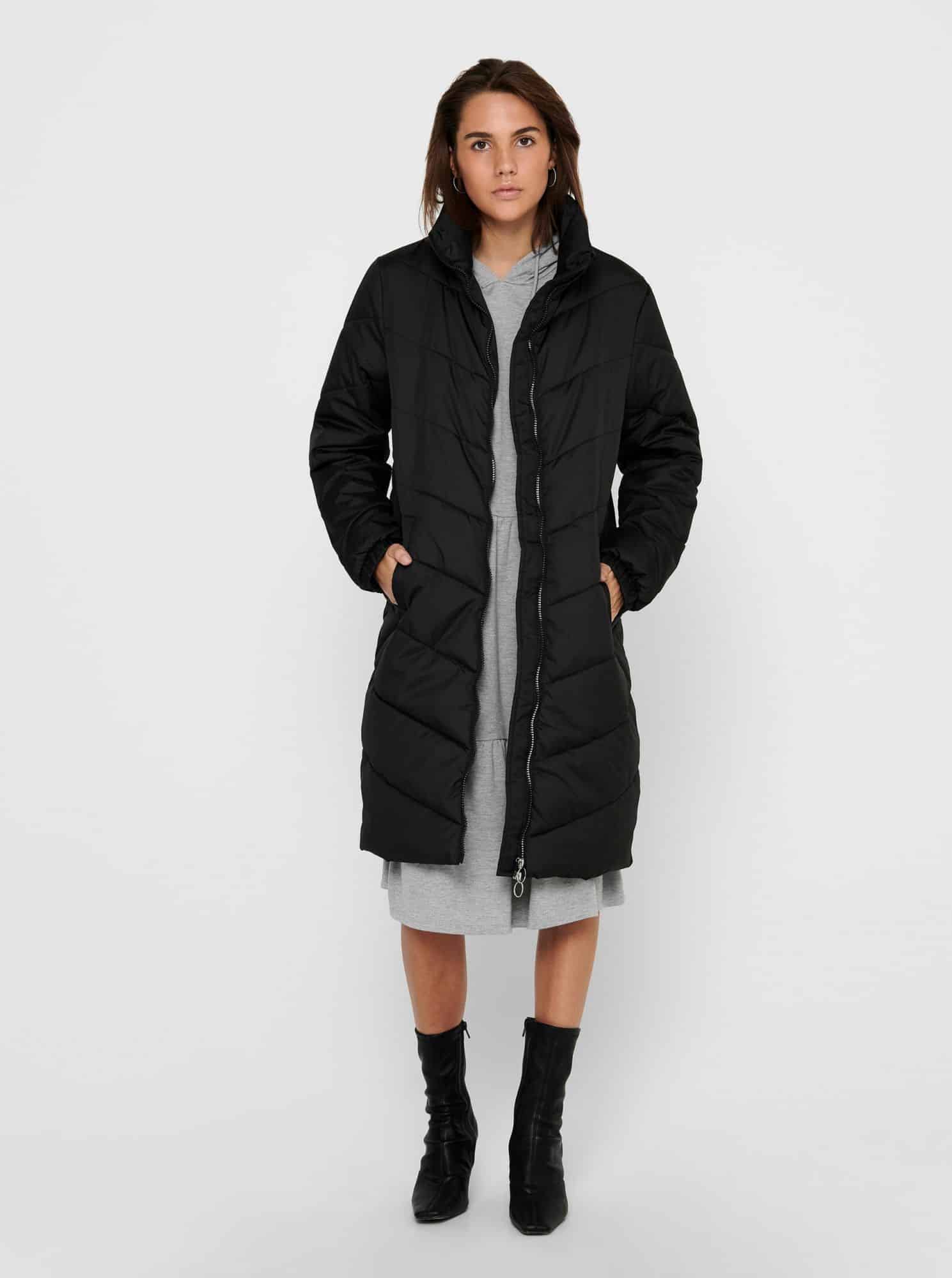 Jacqueline de Yong černý prošívaný kabát