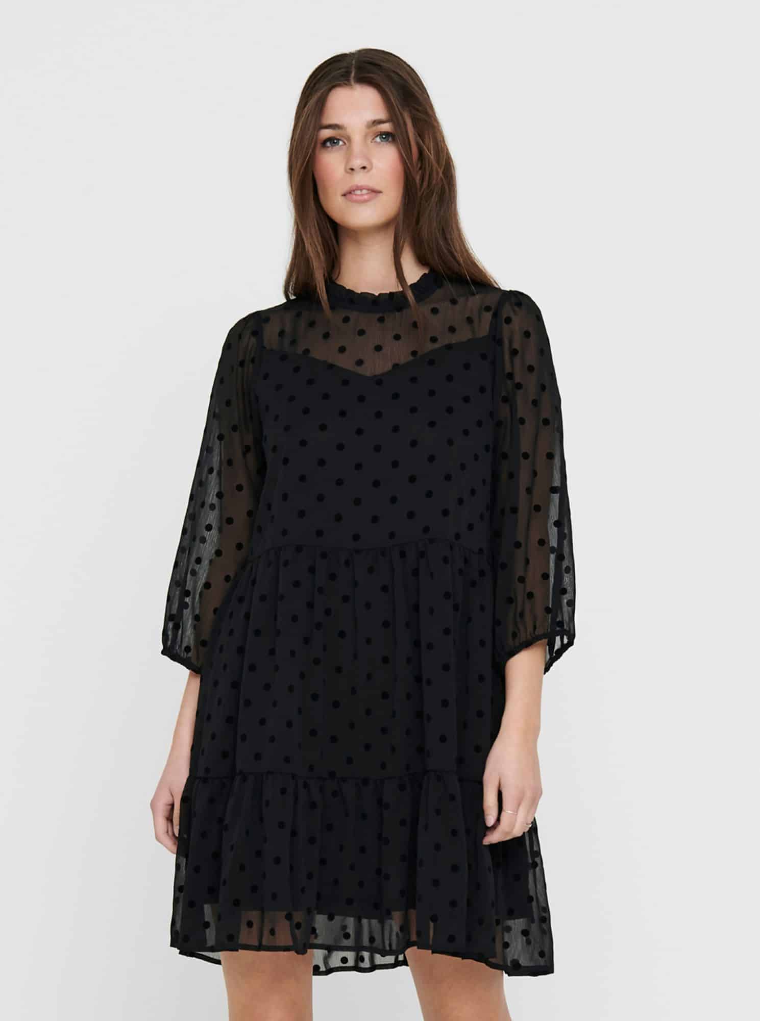 Only černé volné šaty