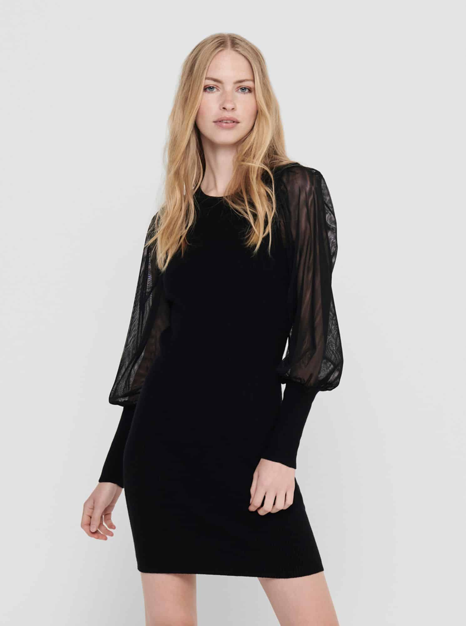 Only černé svetrové šaty