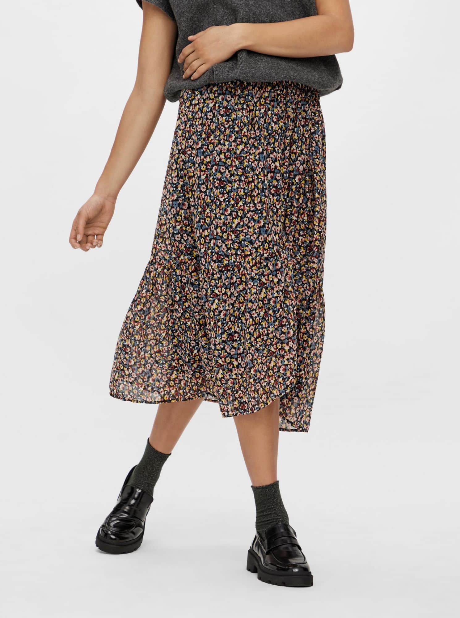 Pieces černá květovaná midi sukně