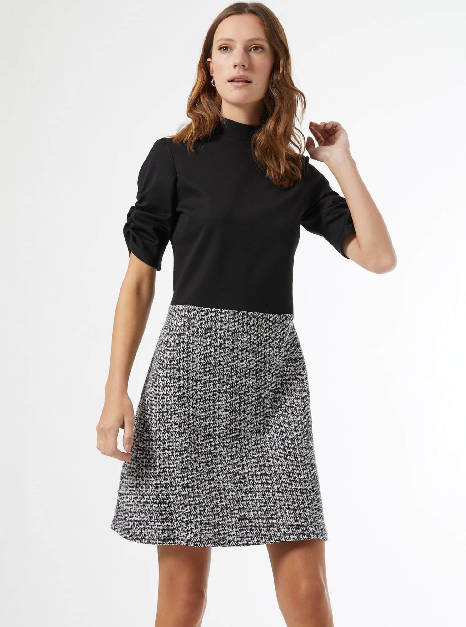 Šedo-černé šaty Dorothy Perkins