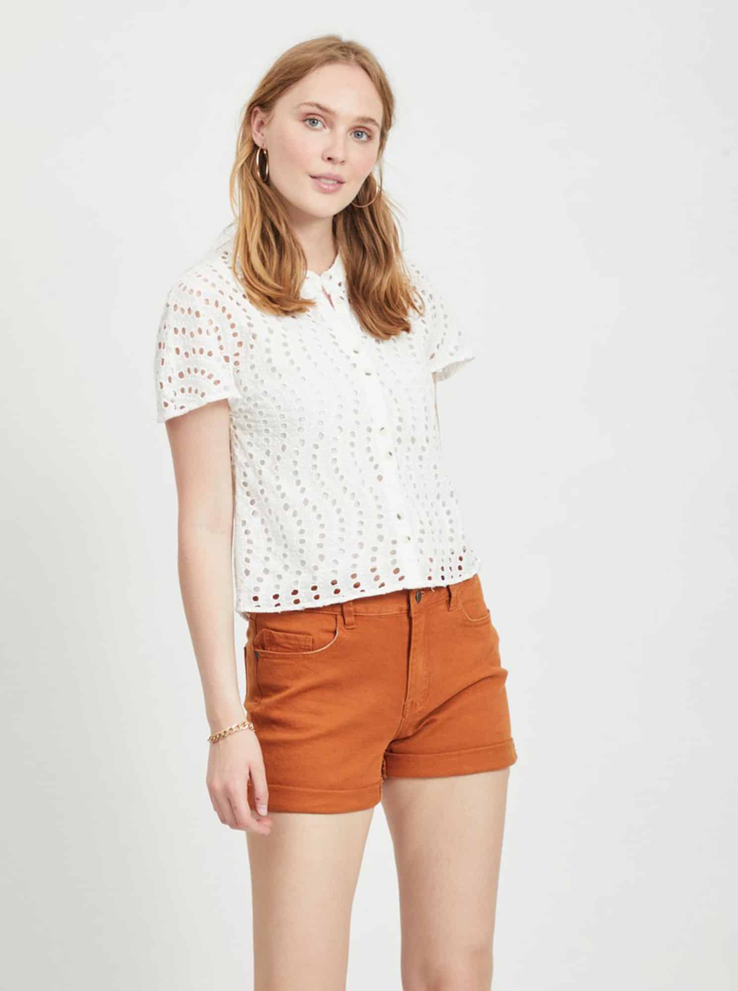 Bílá krátká halenka s madeirou .OBJECT