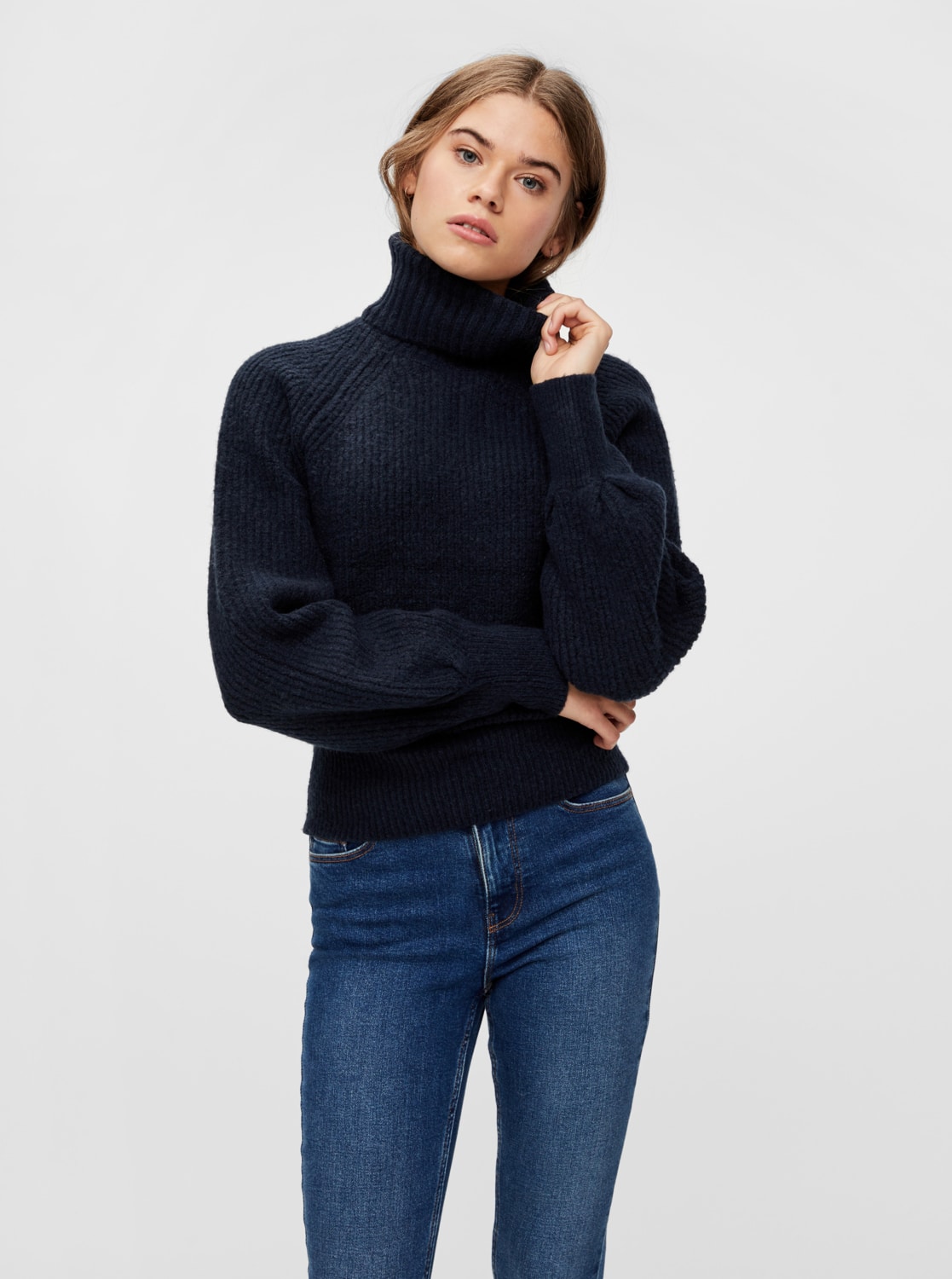 Tmavě modrý rolák Pieces