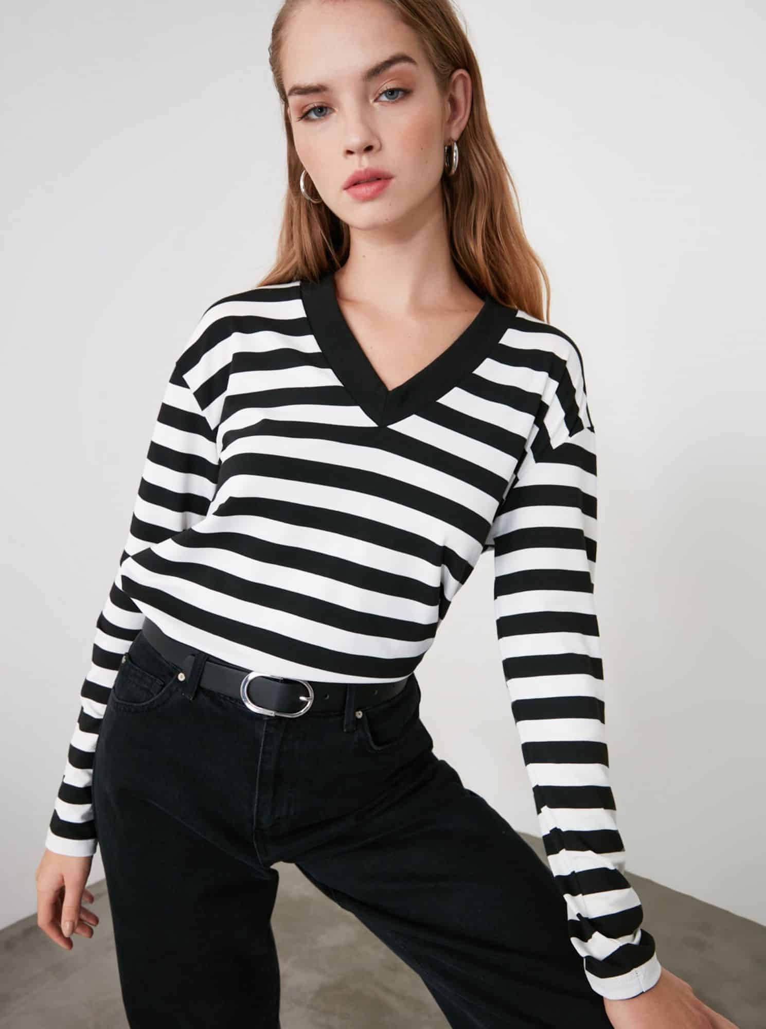 Bílo-černé dámské pruhované tričko Trendyol