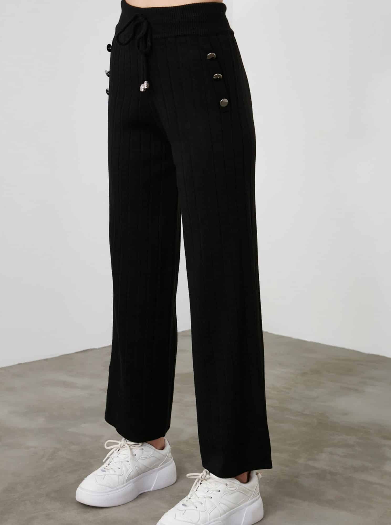 Černé dámské zkrácené kalhoty Trendyol