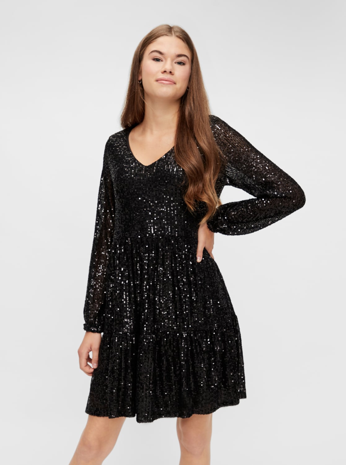 Černé flitrované šaty Pieces